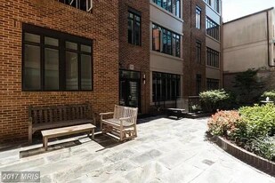 2818 Connecticut Ave NW, Unit PH1 in Washington, DC - Building Photo