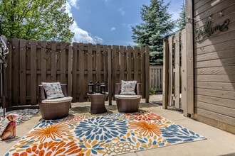 Sawmill Commons in Dublin, OH - Building Photo - Building Photo