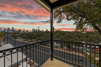 1310 S 1st St in Austin, TX - Building Photo - Building Photo