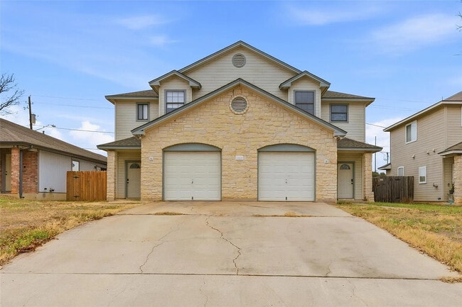property at 2622 Gwendolyn Ln