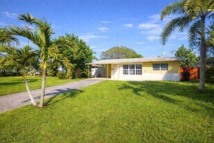 2141 N 57th Terrace in Hollywood, FL - Building Photo