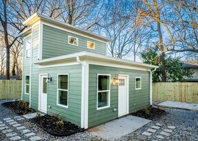 465 Hemlock Cir SE in Atlanta, GA - Building Photo