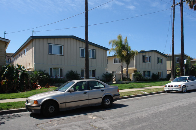 2033 Oliver Ave in San Diego, CA - Building Photo - Building Photo