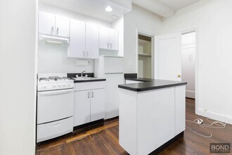 140 E 46th St in New York, NY - Building Photo - Building Photo