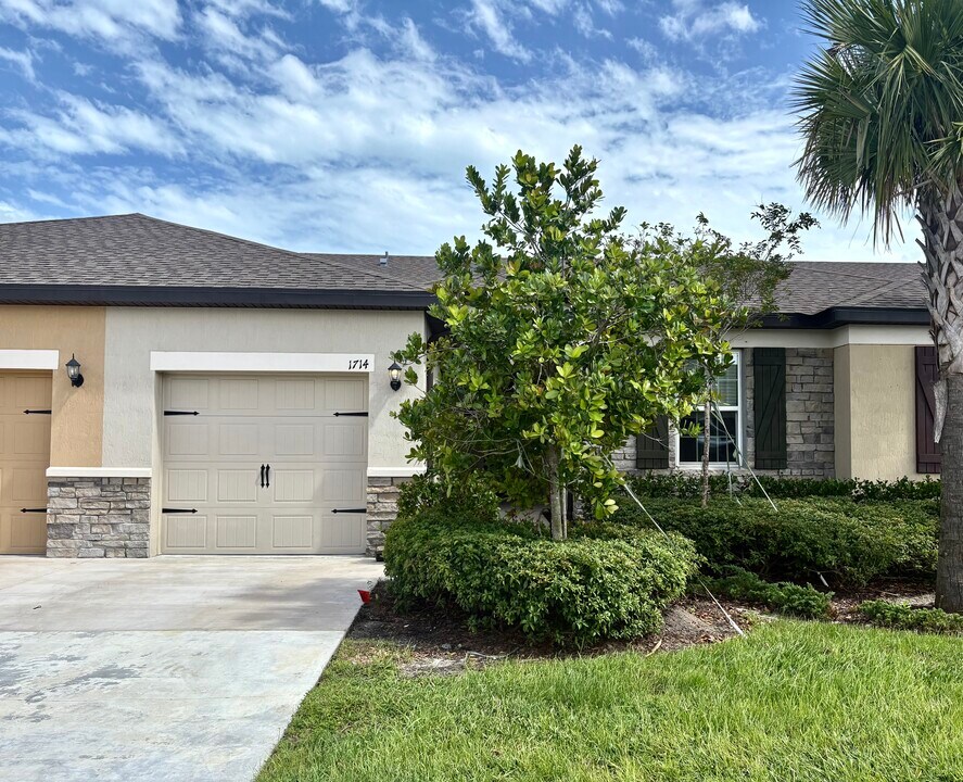 1714 Party Pl in Fort Pierce, FL - Building Photo