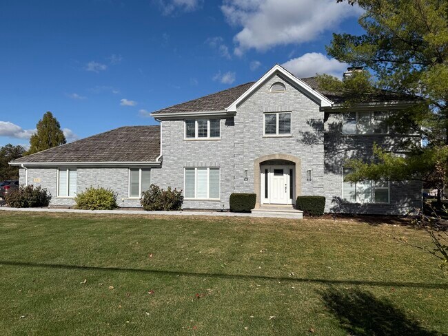 551 83rd St in Burr Ridge, IL - Building Photo - Building Photo