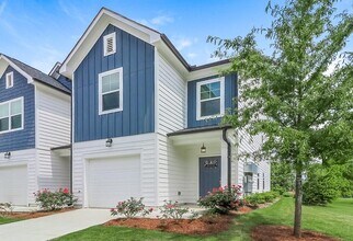 231 Crestview Wy in Dallas, GA - Building Photo - Building Photo