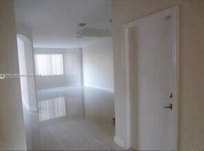 7332 NW 112th Ct in Doral, FL - Building Photo - Building Photo