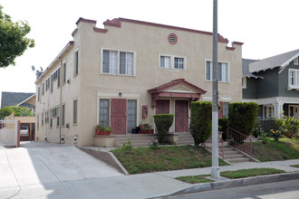 1662 S Hobart Blvd in Los Angeles, CA - Building Photo - Building Photo