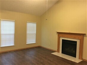 35 Wrens Nest Ct in Pataskala, OH - Building Photo - Building Photo