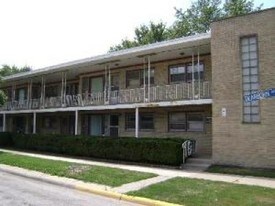 13800 S Dearborn St Apartments