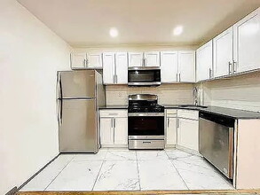 241 Fountain Ave in Brooklyn, NY - Building Photo - Building Photo