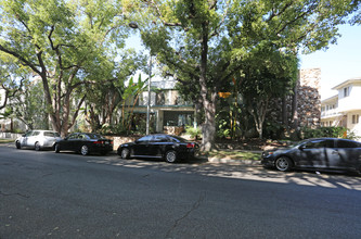 Casa De Flores in West Hollywood, CA - Building Photo - Building Photo