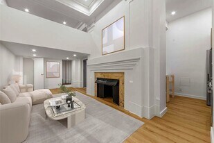 138 E 38th St in New York, NY - Building Photo
