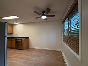 22819 15th Ave SE, Unit 3 in Bothell, WA - Building Photo - Building Photo