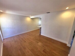 2355 SW 27th St in Miami, FL - Building Photo - Building Photo