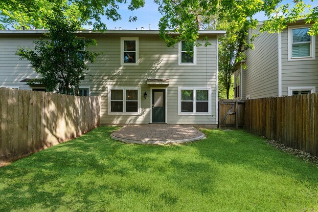 35 N Walden Elms Cir in Spring, TX - Foto de edificio - Building Photo