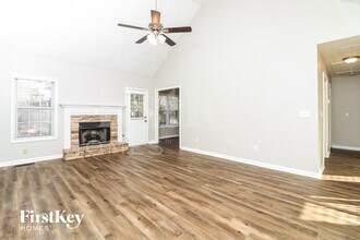 5940 Seven Oaks Dr in Powder Springs, GA - Building Photo - Building Photo