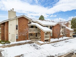 Village Pines Condominiums in Boulder, CO - Building Photo - Building Photo