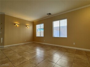 5445 N Sun Prairie St in North Las Vegas, NV - Building Photo - Building Photo