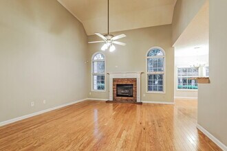 329 Westhill Dr in Newnan, GA - Building Photo - Building Photo