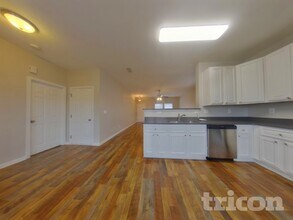 1135 Blue Topaz Dr in Dallas, NC - Foto de edificio - Building Photo