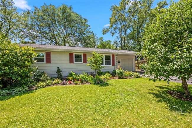 property at 1607 Oak St