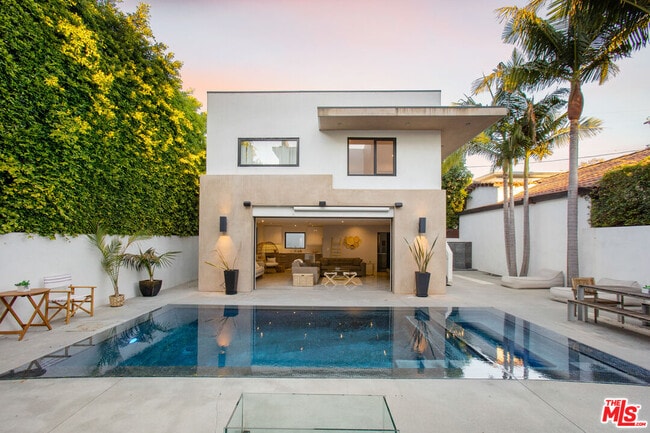 454 N Sweetzer Ave in Los Angeles, CA - Building Photo - Building Photo