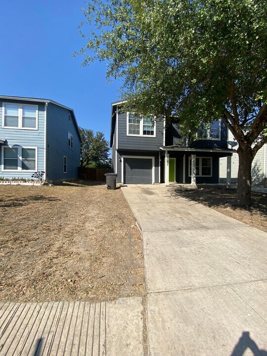6215 Austin Valley in San Antonio, TX - Building Photo
