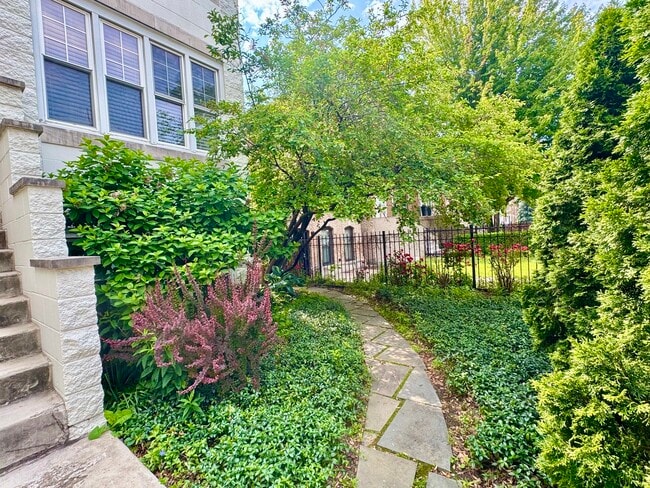 821 S Bell Ave in Chicago, IL - Building Photo - Building Photo