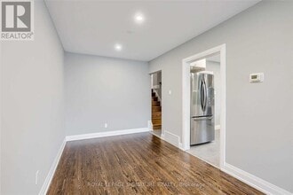 2545 Padstow Crescent in Mississauga, ON - Building Photo - Building Photo