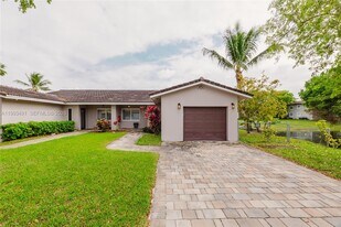 11320 NW 35th Ct in Coral Springs, FL - Building Photo