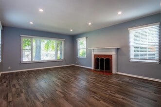 1215 Sonoma Dr in Altadena, CA - Building Photo - Building Photo