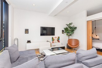 346 Congress St-Unit -Unit 702 in Boston, MA - Building Photo - Building Photo