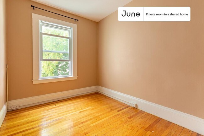Private bedroom in 6 bed/2 bath Home in Boston, MA - Building Photo - Building Photo