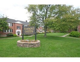 9 Hammond Pond Pky, Unit 2 in Chestnut Hill, MA - Building Photo