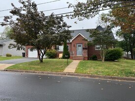 1547 Lenox Pl in Rahway, NJ - Building Photo