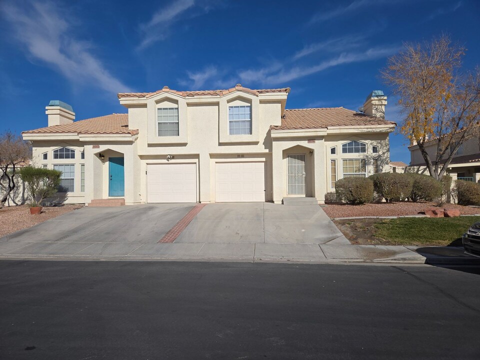 8036 Laurena Ave in Las Vegas, NV - Building Photo