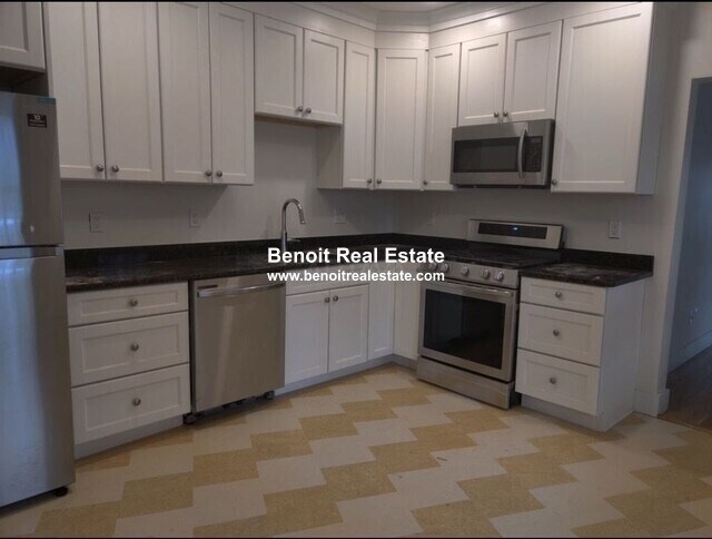 property at 2 Fairlee St