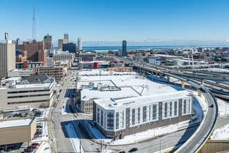 Michigan Street Commons in Milwaukee, WI - Building Photo - Building Photo