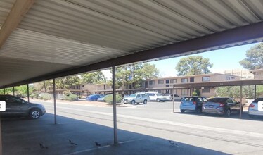 3718 Hazelwood St-Unit -8 in Las Vegas, NV - Building Photo - Building Photo