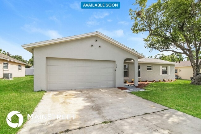 216 Lochmond Dr
