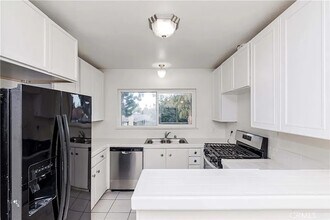 737 N Chippewa Ave, Unit E in Anaheim, CA - Building Photo - Building Photo