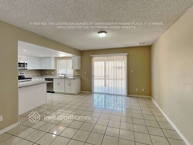 4637 W Vista Ave in Glendale, AZ - Foto de edificio - Building Photo