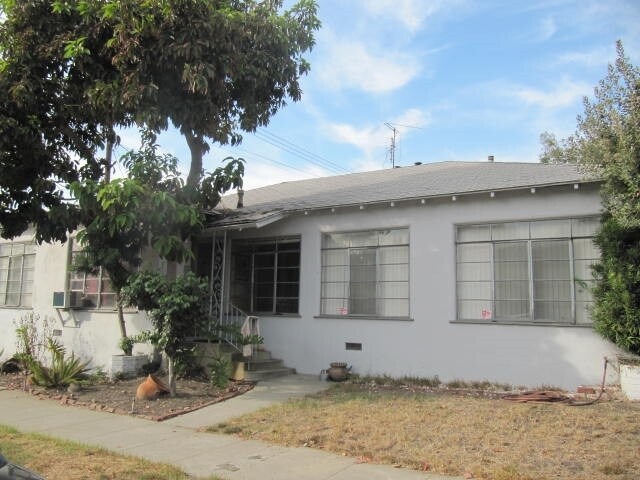 4755 Kraft Ave in North Hollywood, CA - Foto de edificio - Building Photo