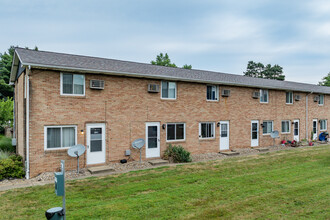 Chapel Street Town Homes in Louisville, OH - Building Photo - Primary Photo