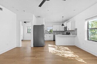 1128 Chicon St in Austin, TX - Building Photo - Building Photo
