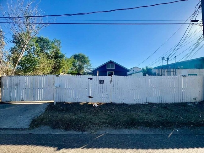 915 Rosario St in Laredo, TX - Building Photo - Building Photo