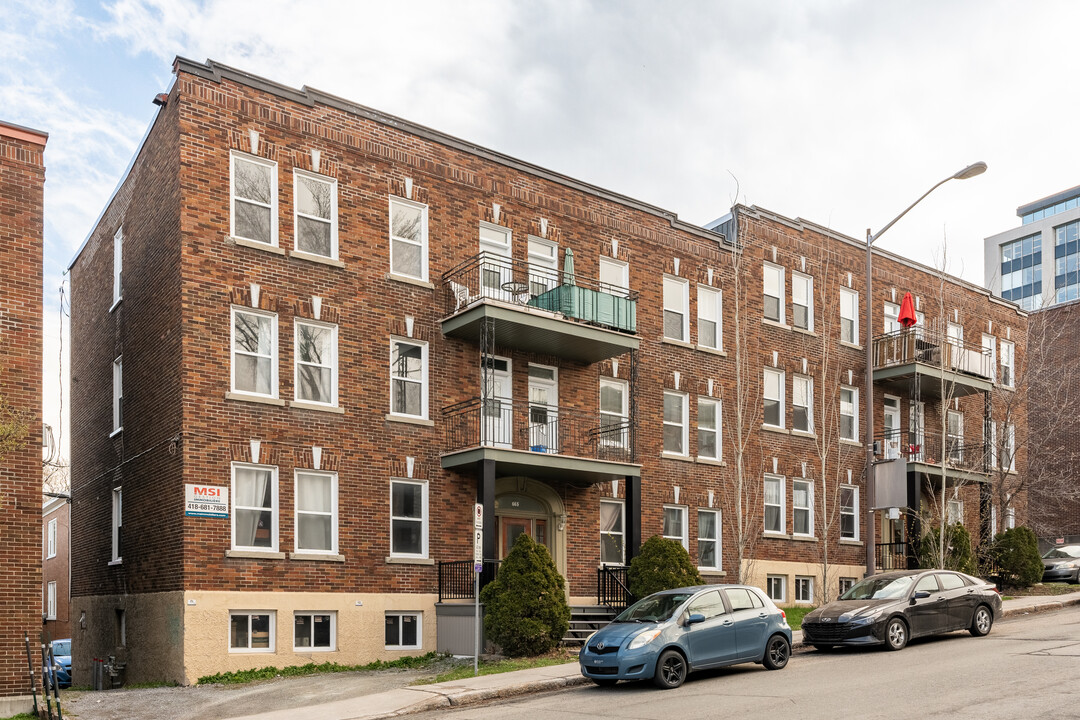 675 Belvédère Av in Québec, QC - Building Photo