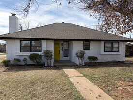 5800 NW 45th St in Warr Acres, OK - Building Photo